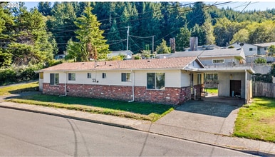 Building Photo - 2460-2462 Bowman, Reedsport, OR, 97467
