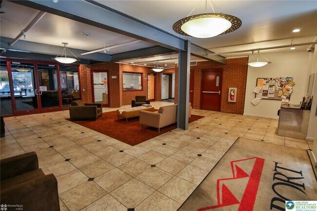 Building Photo - 11 W 2nd St