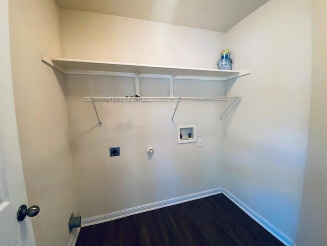 Building Photo - 1002 Mesquite Hollow Pl
