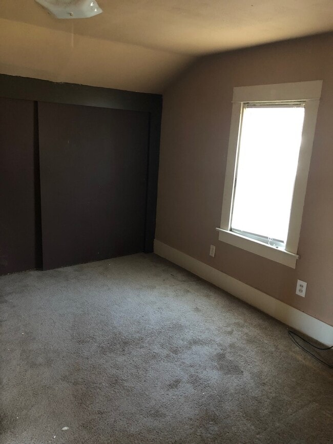 Building Photo - 3 Bedroom House in Roxana