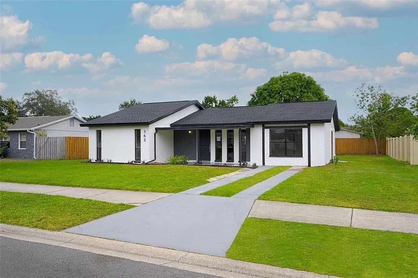Building Photo - 163 Mante Dr