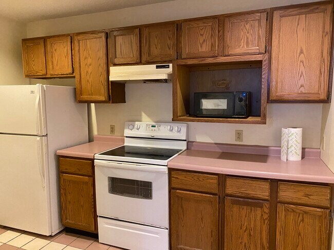 kitchen - 1010 17th St SW