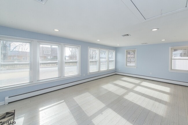 Building Photo - 315 Lake Shore Dr