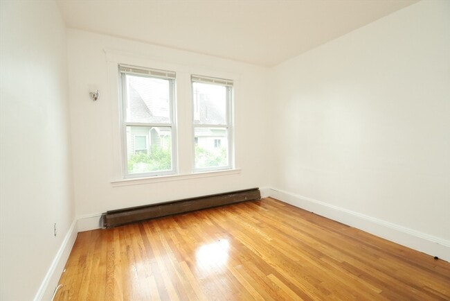 Building Photo - 98 Woodside Ave