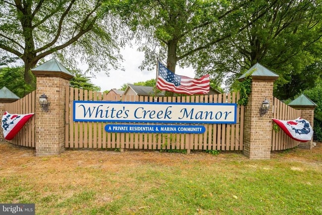 Building Photo - 521 Harbor Rd