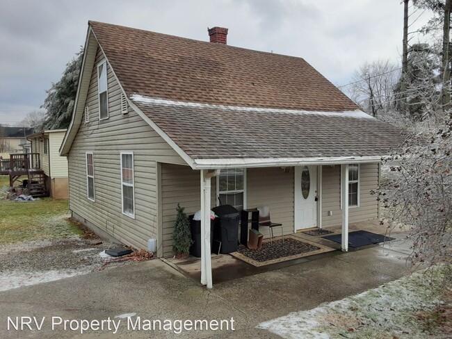 Primary Photo - 2 br, 2.5 bath House - 911 Sanford Street