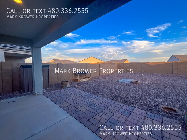 Building Photo - 5223 E Diatomite Dr