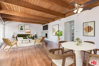 Building Photo - 609 N Doheny Dr