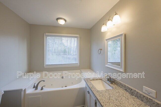 Building Photo - 4281 Keheley Lake Dr