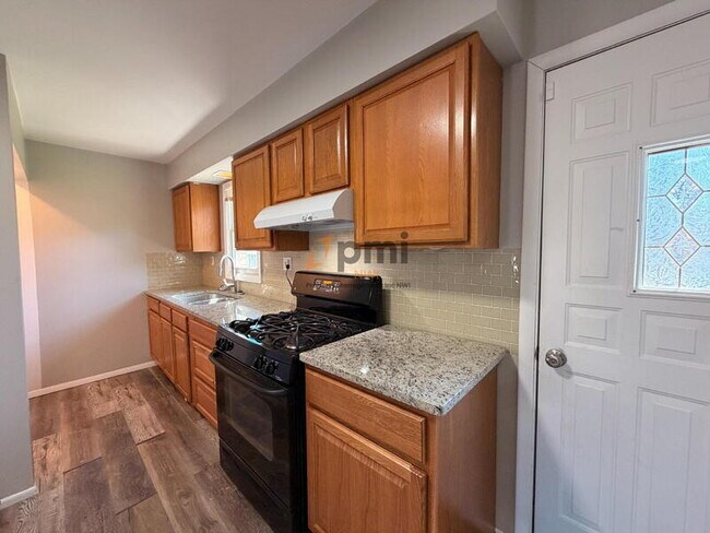 Building Photo - 5469 Aspen Ave