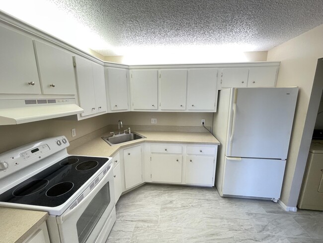 Building Photo - 4717 Sable Pine Cir