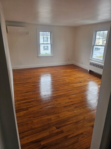 Building Photo - 5 Preston St