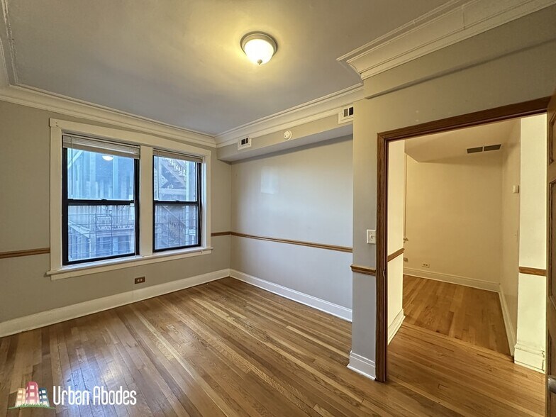 Building Photo - 4609 N Western Ave