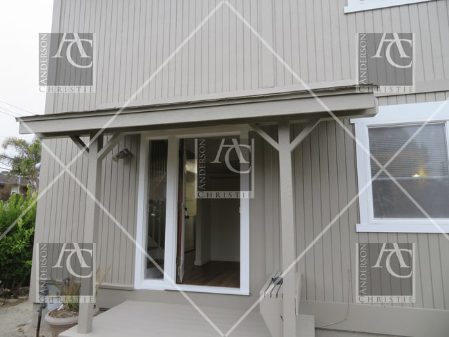 Building Photo - 3 bed 1.5 bath Home upper westside
