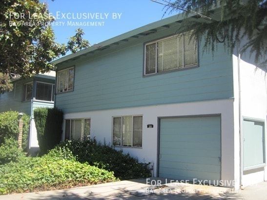 Primary Photo - 1 BR 1BA ground floor Apartment w/ garage,...