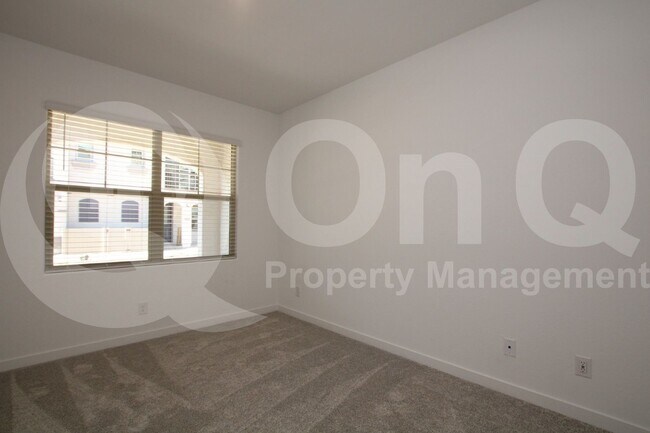 Building Photo - 4132 E Brisa Dr