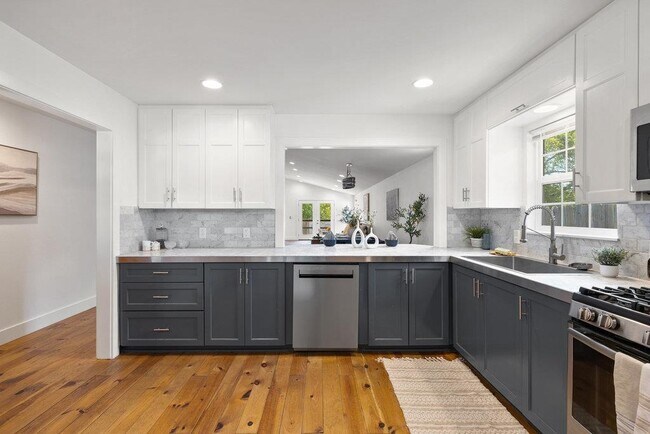 Building Photo - 4709 Mt Vernon Dr