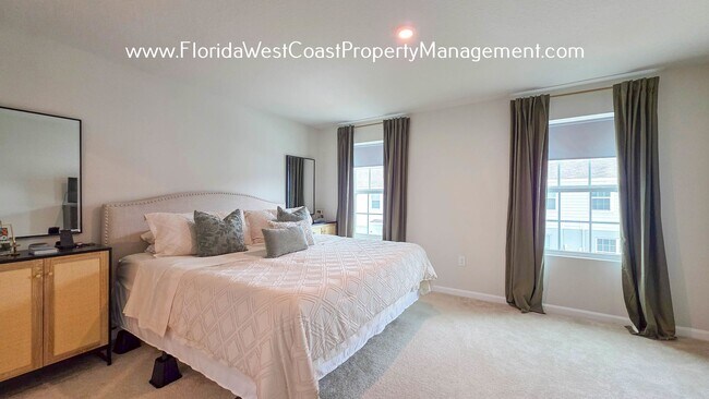 Building Photo - OUTSTANDING TOWNHOME IN LAKEWOOD RANCH! 3 ...