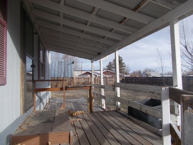 Building Photo - Eastside Rural One Level