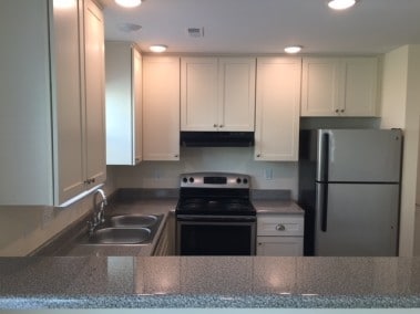 Kitchen - Ryder Downs Apartments