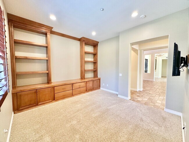 Building Photo - Beautiful Single-Level Custom Home with Serene Backyard Space in the Lovely Peppertree Park Commu...