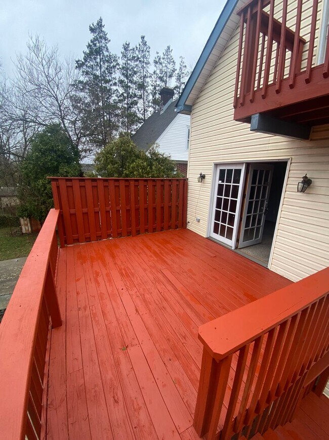 Building Photo - 233 S State Rd