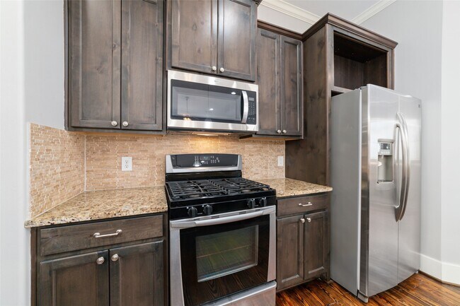 Building Photo - 1506 W 23rd St