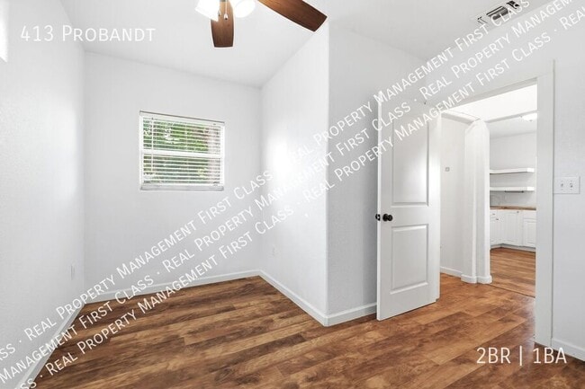 Building Photo - 413 Probandt-