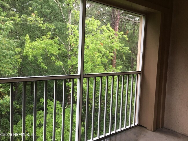 Building Photo - 13810 Sutton Park Dr N