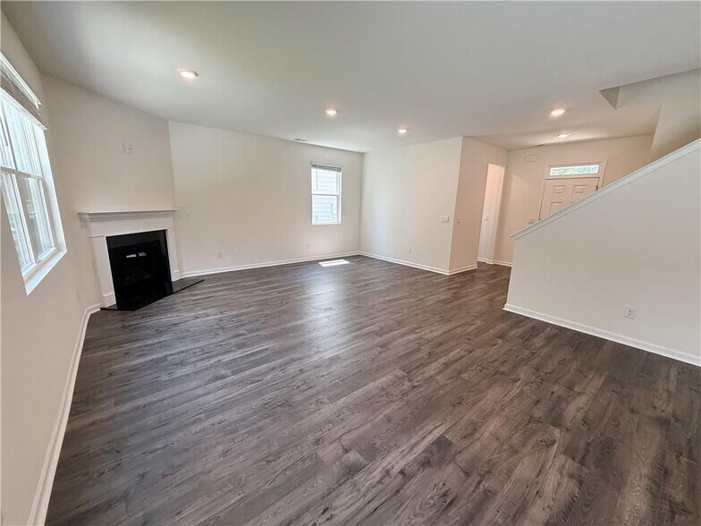 Building Photo - 174 Woodbrook Trl