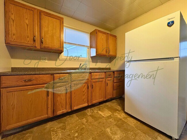 Building Photo - TWO BEDROOM HOME IN INDEPENDENCE!!!