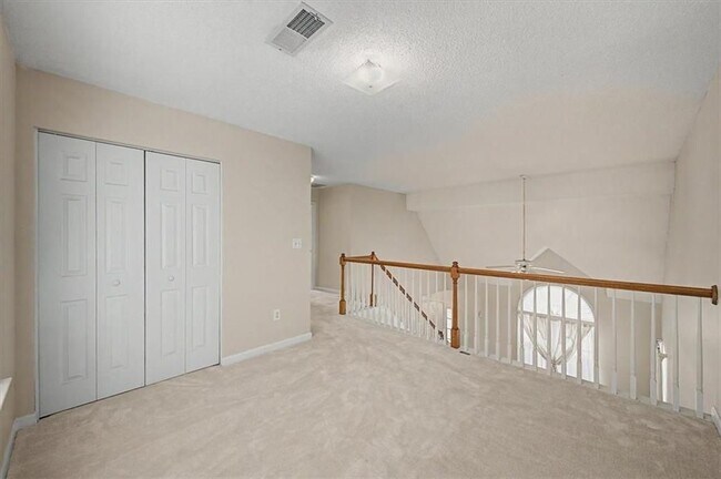 Building Photo - 2025 Baramore Oaks Dr
