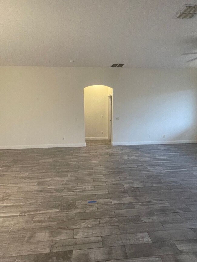 Building Photo - Southwest Beauty