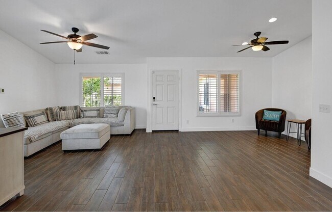 Building Photo - AVAILABLE NOW!! GORGEOUS 3 Bedroom 2 Bathroom Home in Indio!