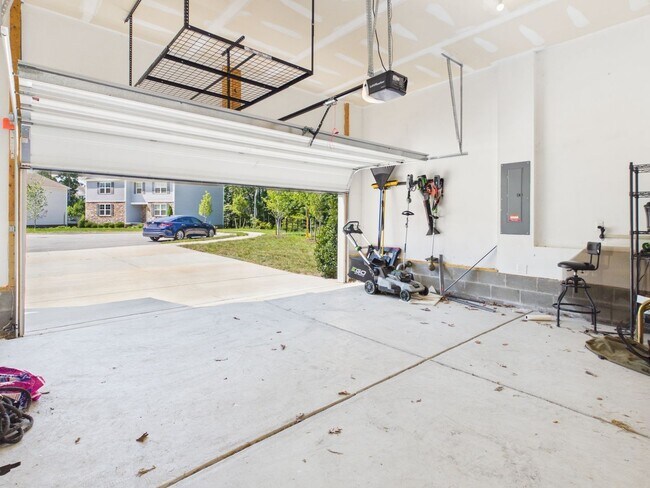 Building Photo - 5701 Brailen Dr