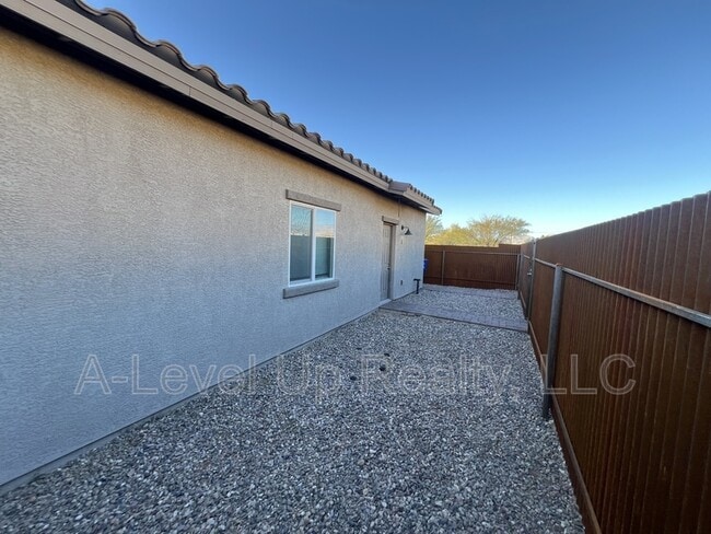 Building Photo - 1506 E 28th St