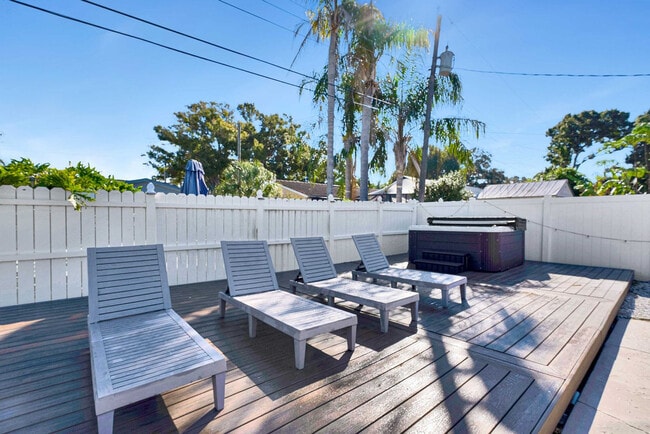 Building Photo - 897 Imperial Dr