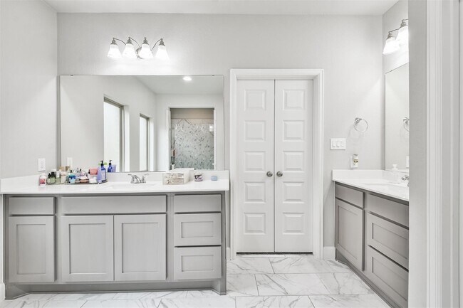 Building Photo - 15018 Concho River Wy