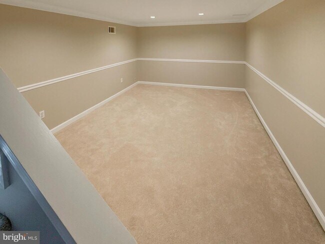 Building Photo - 133 N Line Rd