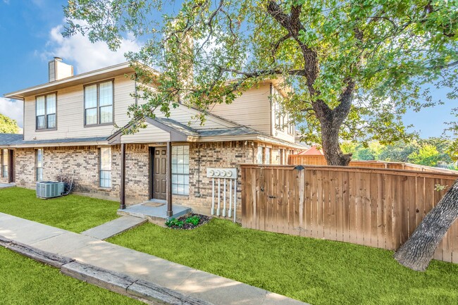 Primary Photo - A Lovely 3 Bedroom Townhome in Kennedale