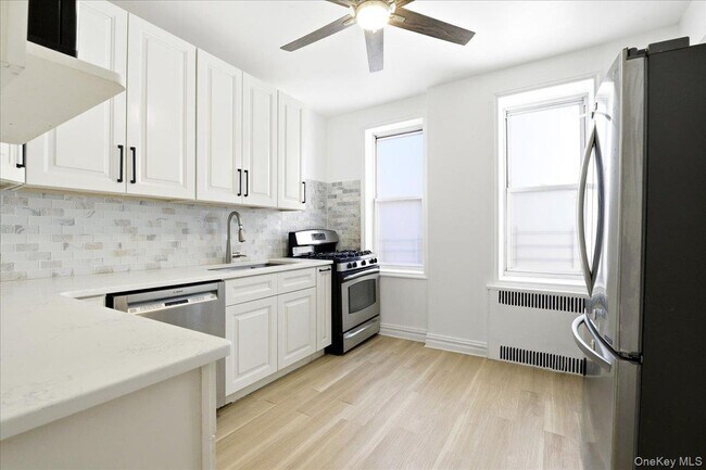 Building Photo - 114-20 Queens Blvd