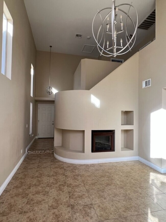 Building Photo - Beautiful Upgraded Property