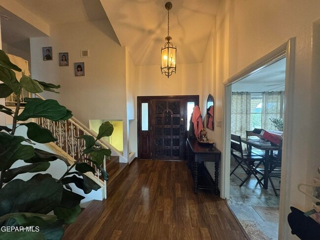 Building Photo - 6417 Pino Real Dr