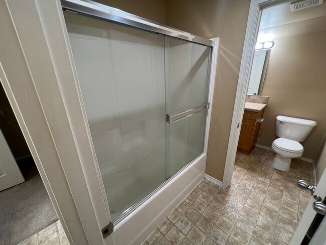 Building Photo - 2 Bed/1.5 Bath Townhome Near the Old Mill