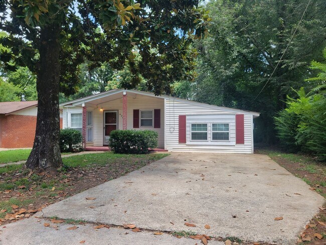 Building Photo - 626 Kennan Rd NW