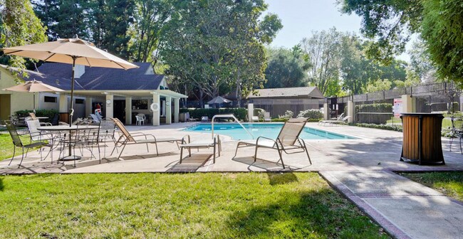 Building Photo - 5194 Makati Cir