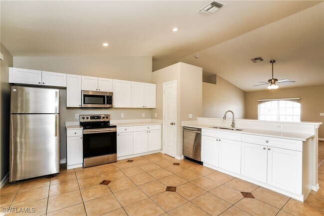 Building Photo - 2035 NE 8th Pl