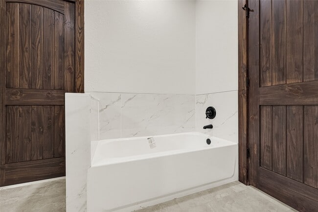 Building Photo - 29527 Turnbury Village Dr