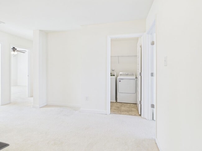 Building Photo - 6600 Wy Pt Dr