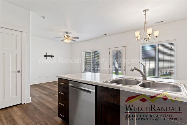 Building Photo - 2090 Carson Ave